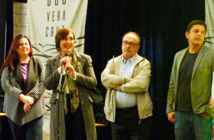 Foto com Michele Arroyo ao microfone, atrás Márcia, do MM Gerau e Marcela França, gerente do Circuito Liberdade
